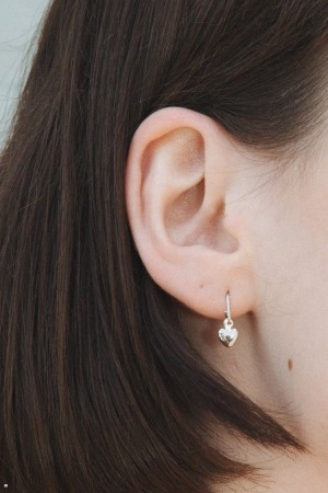 Náušnice Brandy Melville Heart Charm Stříbrné | CZ SDIFW-6782