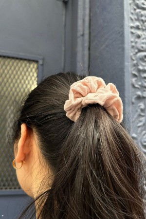 Scrunchie Brandy Melville Eyelet Růžové | CZ KPHUM-3097