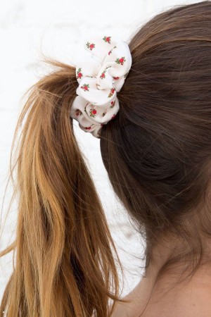 Scrunchie Brandy Melville Floral Bílé Červené Zelene | CZ OQATL-5786