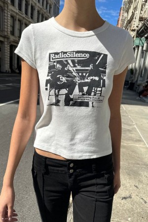 Tričko Brandy Melville Hailie Radio Silence Live Bílé | CZ KEDGI-6513
